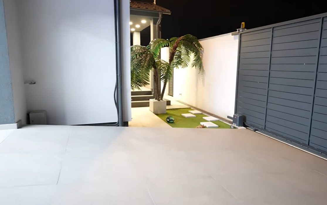 Cum arată vila din Domnești a lui Dorian Popa. Vloggerul a renovat fiecare colțișor al casei