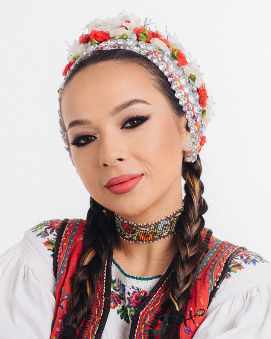 Un moment de neatenție a costat-o scump pe Vlăduța Lupău! În urma unui incident s-a ales cu câteva răni serioase. Ce a pățit artista. „Chiar în centrul Clujului…”