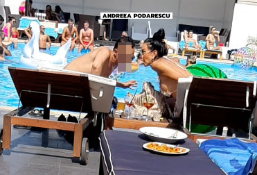 Andreea Podărescu, disctracție la piscină alături de un străin