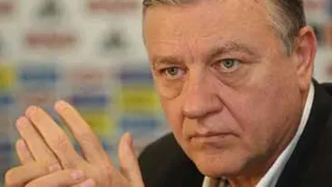 Mircea Sandu nu va mai candida la alegerile din 2014 pentru sefia FRF