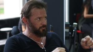 Un mega star de la Hollywood a venit sa se tunda in Bucuresti! Afla totul despre peripetia marelui actor!