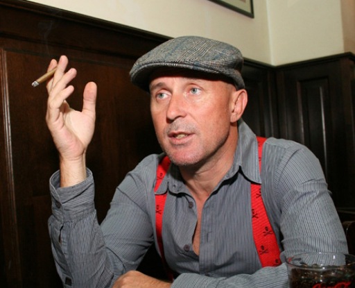 Unde s-a infectat Mugur Mihăescu cu COVID. “Acolo sunt sute de mii de cazuri pe zi” + Ce simptome are actorul