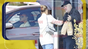 Florin Călinescu are gusturi fine: şi-a făcut pofta pe „blat” la un restaurant din Capitală, apoi...  Fostul jurat de la „Românii au talent” a părăsit incinta cu o blonduţă şi portbagajul plin