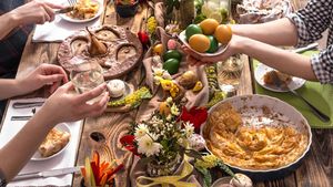 Masa de Paște va fi mai scumpă în 2022. Cu cât s-au scumpit produsele alimentare în acest an