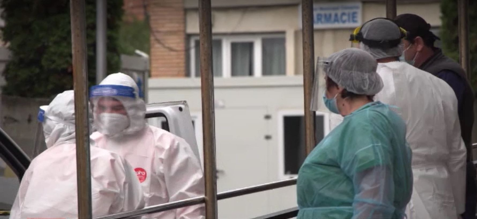 Poveste tragică înainte de Crăciun. Doi medici, soț și soție, au murit de COVID în același salon al spitalului în care au lucrat în Câmpina