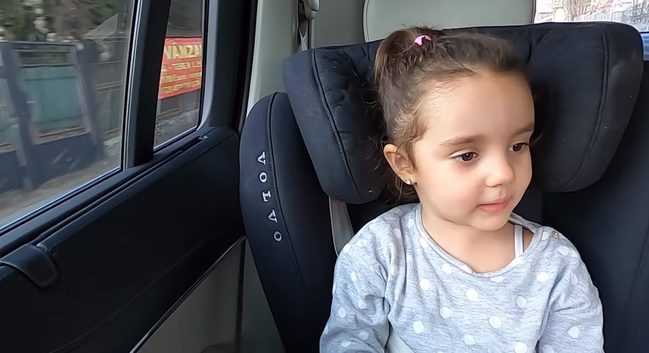 La ce pericol o expun Andra și Cătălin pe micuța Eva Măruță. Fetița are doar 4 ani și poate rămâne marcată pe viață