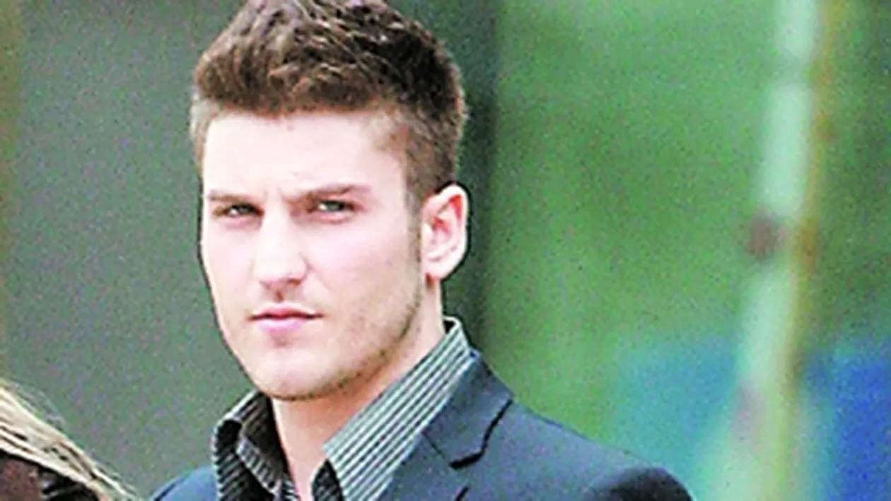 Andrei Iordache, fiul lui Bote, s-a imbatat incat a ajuns sa danseze cu bara de striptease!