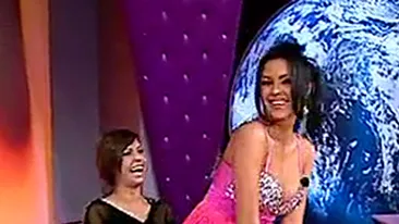 VIDEO Daniela Crudu a facut striptease pentru Andreea Popescu de ziua ei