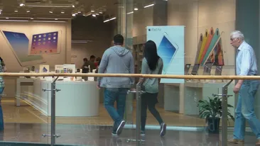 Asta este fata nevazuta a dealerului care “hranea” vedetele din Romania cu cocaina! Paparazzii l-au filmat pas cu pas...