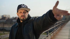 Parazitii si Daniel Lazar, videoclip CUTREMURATOR la 5 zile dupa tragedia din Colectiv! "AS DA FOC LA..."