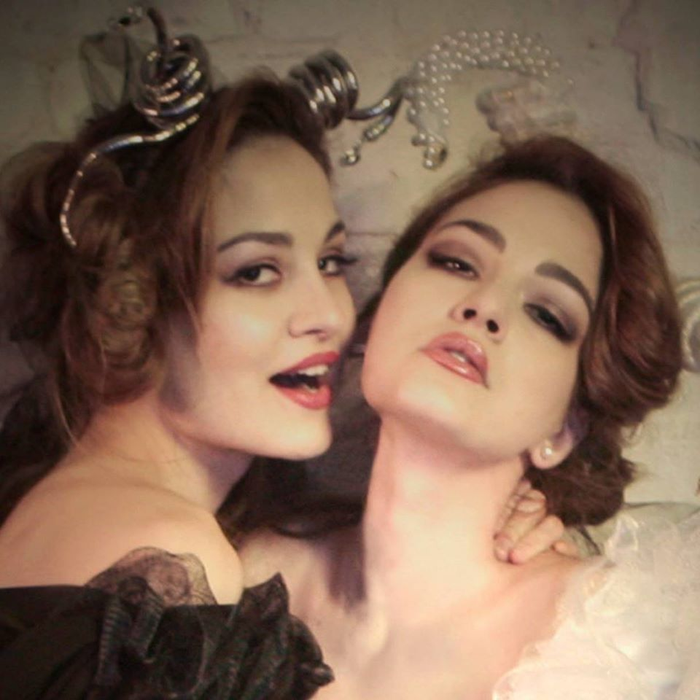 Trecutul lor e rușinos, dar prezentul este strălucitor! Gemenele de la Indiggo au un musical pe Broadway, realizat după cartea scrisă de una dintre surori