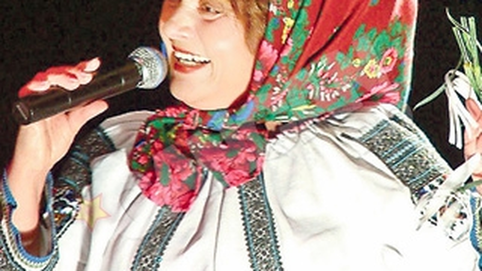 Solista de muzica populara Laura Lavric l-a injurat birjareste si a vrut sa-l bata pe mai tanarul sau coleg Alexandru Recolciuc! "La ce panarama a facut, e posibil sa fi baut ceva"