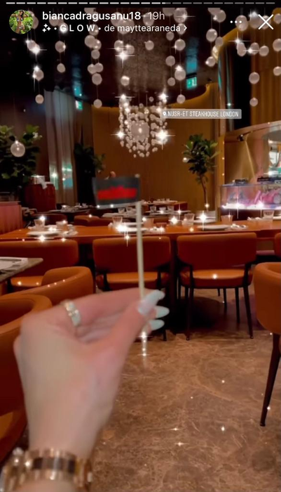 Cum a apărut îmbrăcată Bianca Drăgușanu pe străzile din Londra. Blondina a plecat în vacanță cu Gabi Bădălău