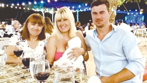 Elena Udrea este însărcinată din nou?! Adrian Alexandrov dă din casă