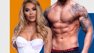CANCAN.RO a descoperit secretul Denisei Despa! Nu e deloc singurică! Dansatoarea maneliștilor l-a ”combinat” pe celebrul luptător!