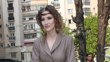 Iulia Albu nu mai colaboreaza cu producatorii de diamante de la Rafael&Sons!