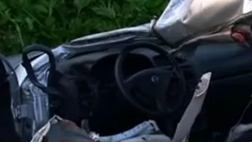 VIDEO TRAGIC! A crezut ca e mai rapid decat trenul si a murit