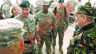 Soldatii NATO mananca magiun romanesc