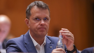 Ministrul Apărării, Ionuț Moșteanu, show cu trotineta în sediul USR! Imagini video inedite