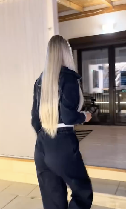 Andreea BLD și-a cumpărat casă de 250.000 de euro, la doar 25 de ani! Cum arată locuința pe 2 etaje, cu palmieri în curte