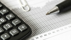 Ce efecte negative va avea noua taxă aplicată pentru toate plățile din România: „Suntem de râsul lumii”