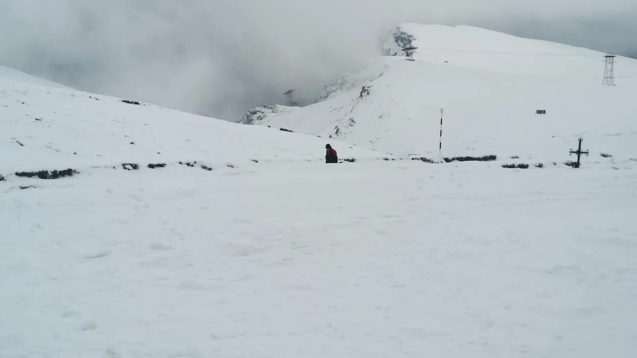 Imaginile virale ale zilei | S-au amuzat copios! Peste cine au dat salvamontiștii în zona Sfinxului: „Așa-i când greșești ieșirea din tunelurile de sub Bucegi”