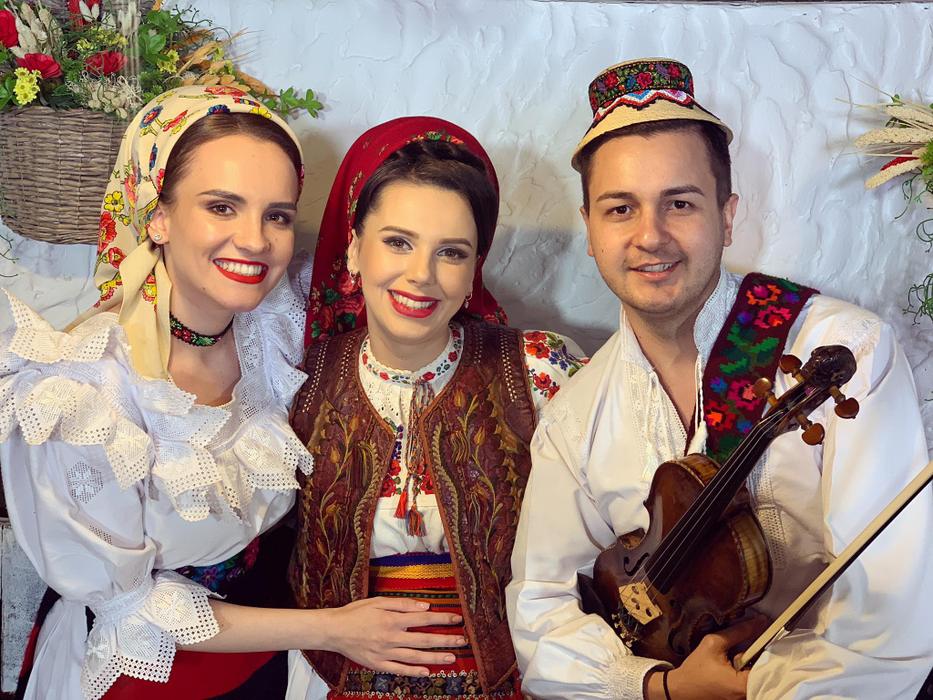 O vedetă de la noi mai are puțin și naște, deși medicii i-au spus că nu poate avea copii. A dezvăluit numele bebelușului