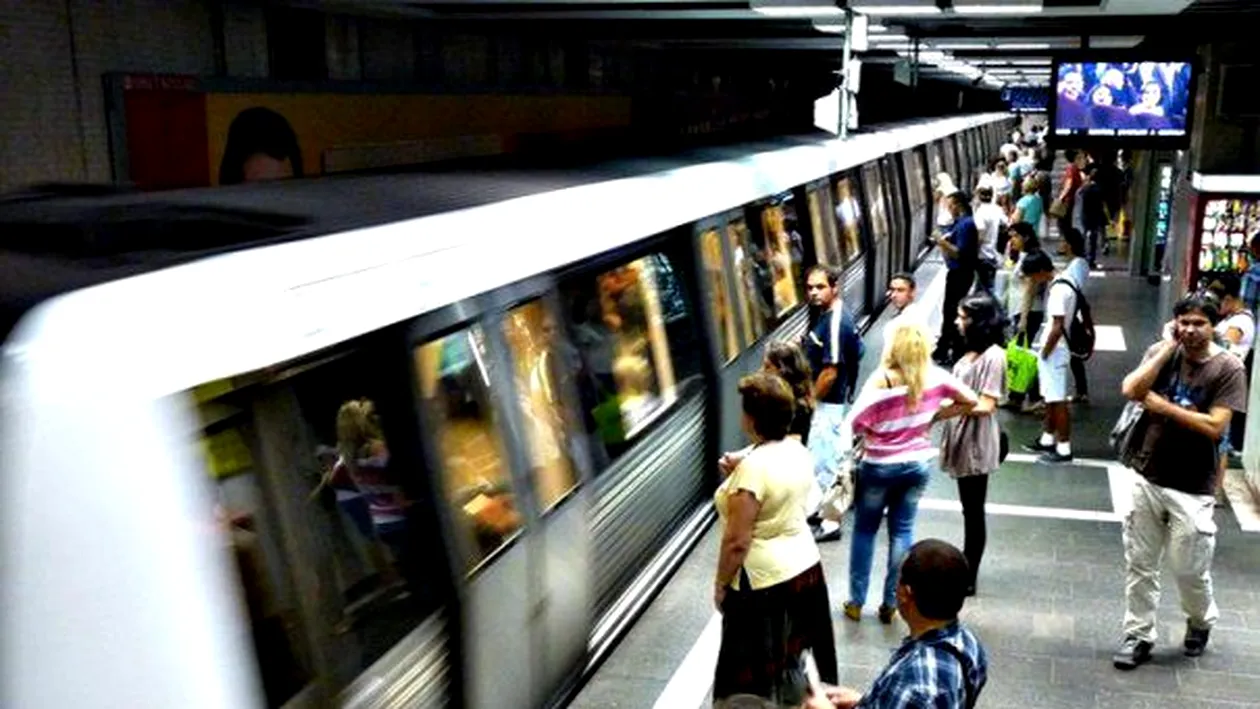 Sinucidere şocantă la metrou! Un bărbat se plimba pe şine la staţia Unirii