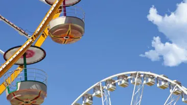 O fata de 15 ani a murit intr-un carusel dintr-un parc de distractii