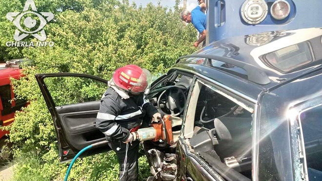 Tragedie pe calea ferată! Un tânăr de 20 de ani a murit lovit de tren, în Satu Mare