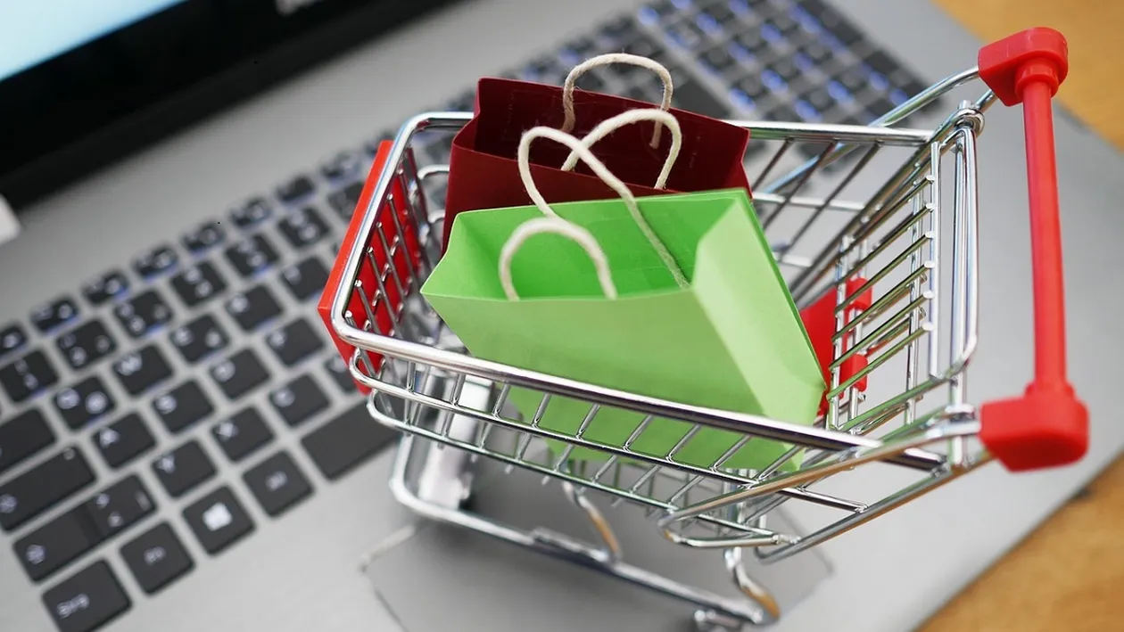 Un tânăr din Oradea a crezut că pune mâna pe o super ofertă, dar s-a ales cu o țeapă de zile mari. Unde au ajuns banii lui