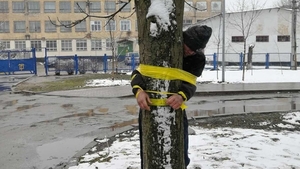 Hoții din Kiev, legați și bătuți. Casele abandonate sunt jefuite