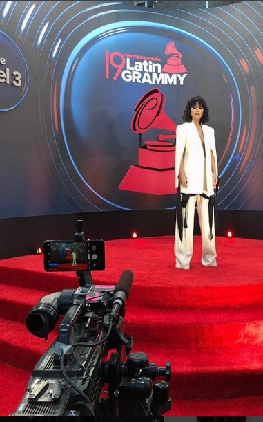 Inna, apariție incendiară la gala Latin Grammy Awards 2018! Românca a strălucit alături de Luis Fonsi, J Balvin și Maluma