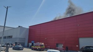 S-a aflat! De unde a pornit, de fapt, incendiul de la AFI Cotroceni? O persoană a fost dusă la spital