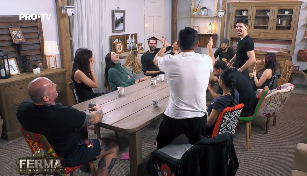 Imagini interzise minorilor la Ferma! Florin Pastramă i-a atins “comoara” lui Marius Crăciun dintre picioare. S-a aflat cât de dotat este sportivul