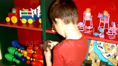 Caz IREAL! Un copil de 4 ani a fost găsit cu canabis în curtea unei școli