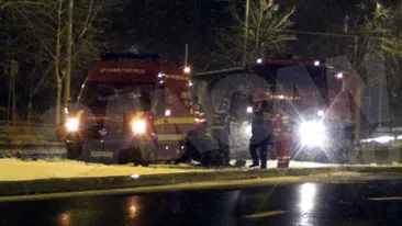 Operatiune spectaculoasa! Cum a fost posibil ca o ambulanta SMURD sa ramana inzapezita in Bucuresti, dupa ninsoarea de ieri!