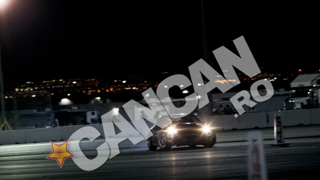 VIDEO Un nebun al curselor de masini aproape a distrus cauciucurile unui Jaguar la drift-uri, in parcare!