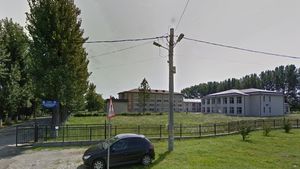 El este elevul care primește bursă pentru media 1,97. Anomaliile din învățământul românesc nu se mai opresc