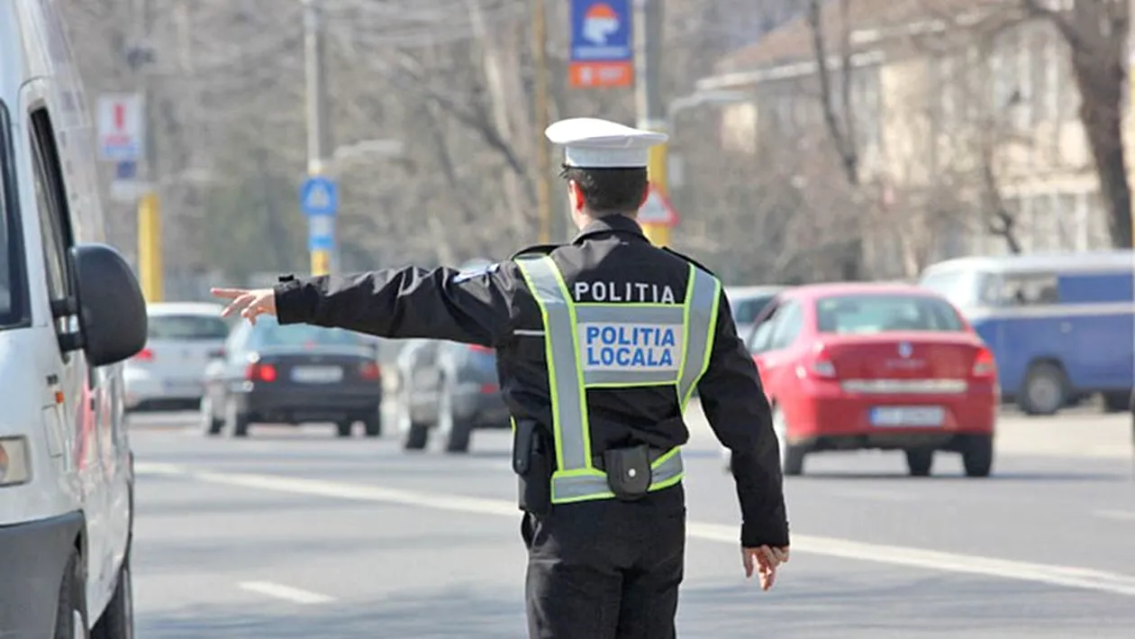 Un polițișt din Vaslui a ajuns la spital, după ce a fost accidentat de un șofer oprit în trafic