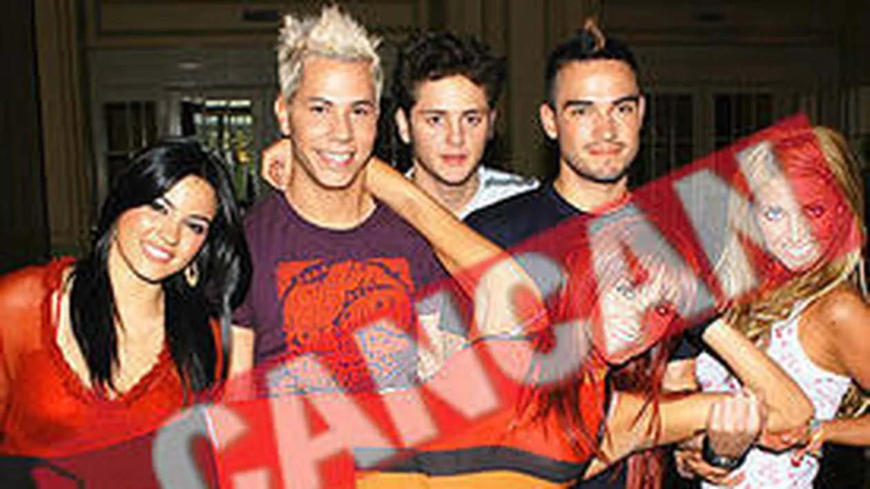 Trupa RBD si-a fentat fanii la aeroport