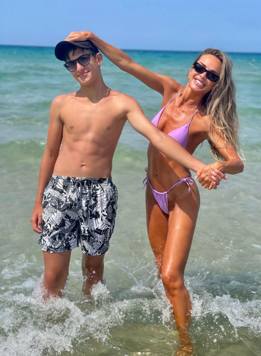 Ce se mai întâmplă cu Diana Munteanu după ce a ajuns să își crească singură copilul. „Nu-mi place să-mi plâng de milă”