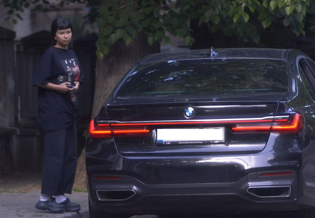 Fără strop de machiaj, atunci când nu este "divă", Inna pare de nerecunoscut (Foto: CANCAN.RO)