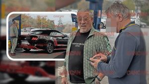 Serghei Mizil și-a „hrănit” Mustangul și a făcut spectacol la pompă! Fostul concurent de la Asia Express, zero filtre