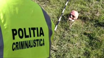 Descoperire macabră pe un câmp din Iași! Un copil a găsit un craniu uman