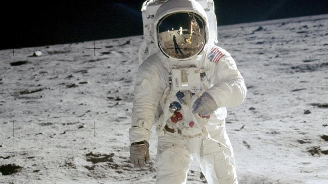 Oamenii de ştiinţă au luat o decizie radicală după ce au făcut o descoperire misterioasă pe Lună! Imaginile sunt spectaculoase