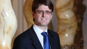 DNA cere arestarea fiului lui Dan Adamescu. Procurorii au pus sechestru pe acţiuni ale tatălui său de peste 850 de milioane de lei 