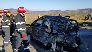 Accident cumplit în Arad. Un tânăr de 19 ani a murit, iar un altul, de 23 de ani, a fost grav rănit. Cine este şoferul care a provocat tragedia