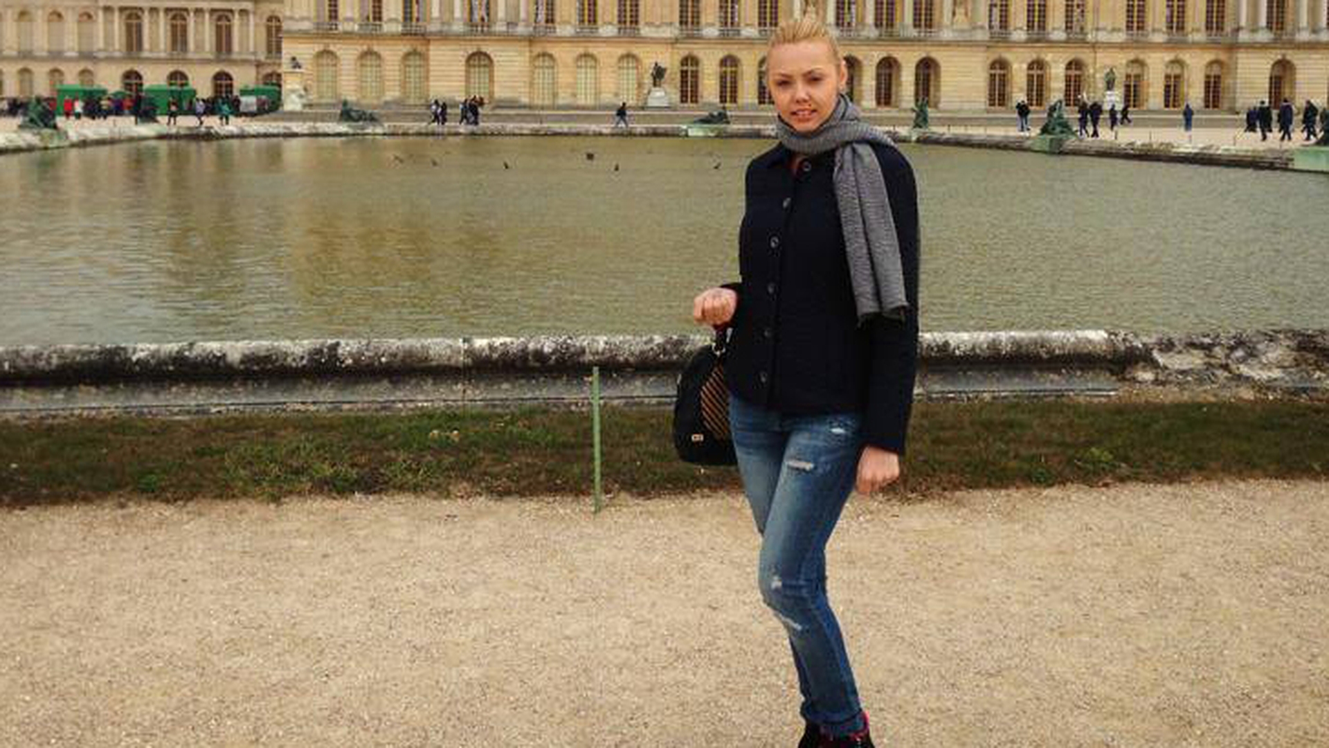 DENISA MANELISTA s-a decis! Chiar ieri, cântăreaţa s-a hotărât să…