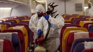 Un bărbat care știa că este infectat cu coronavirus a venit cu avionul din Madrid, în București, împreună cu alți 60 de pasageri! Pacientul a fost luat cu izoleta imediat după aterizare
